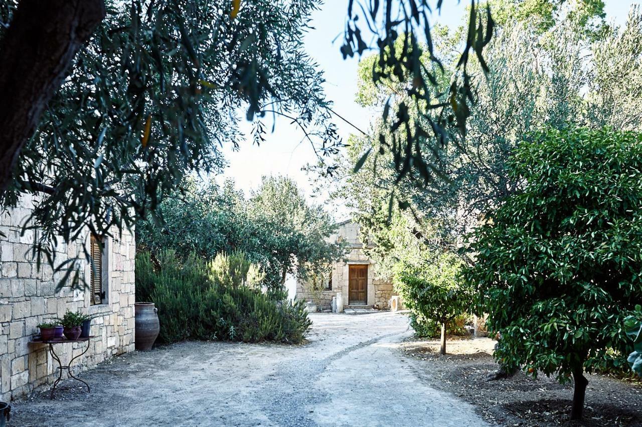 Nikolaou Art Residence Aegina Bagian luar foto