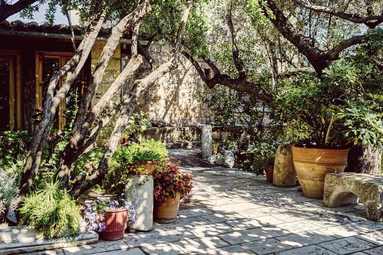 Nikolaou Art Residence Aegina Bagian luar foto